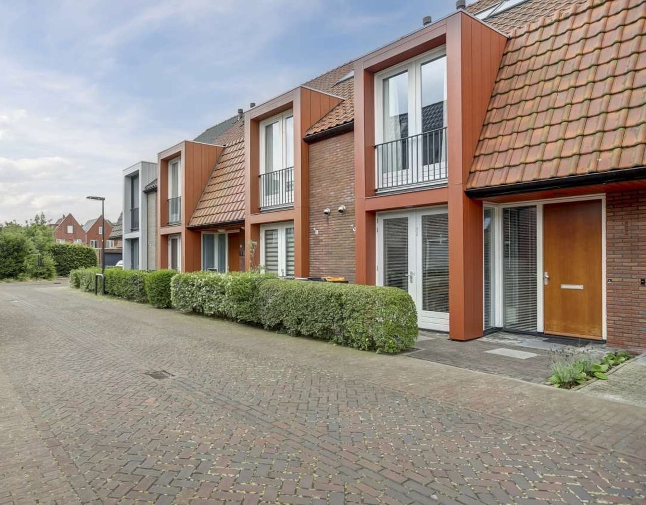 De voordeur van het proefhuis in Sint Pancras